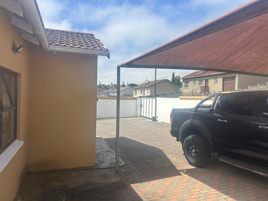 To Let 3 Bedroom Property for Rent in Haven Hills Eastern Cape